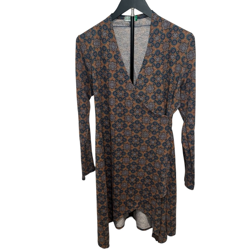Dreadlocks Long Sleeve V-Neck Printed Wrap Dress. Size: 4 Women’s